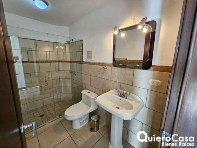 Se renta Casa amueblada en las colinas 