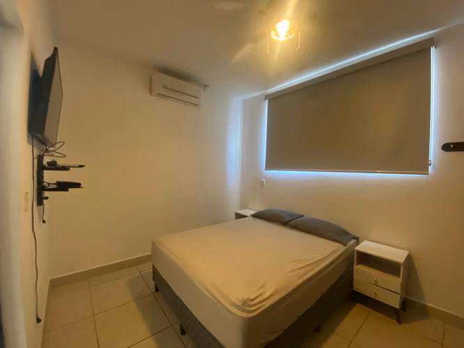Se Renta preciosa casa en Santo Domingo. Condominio Seguro. Casa Amoblada.