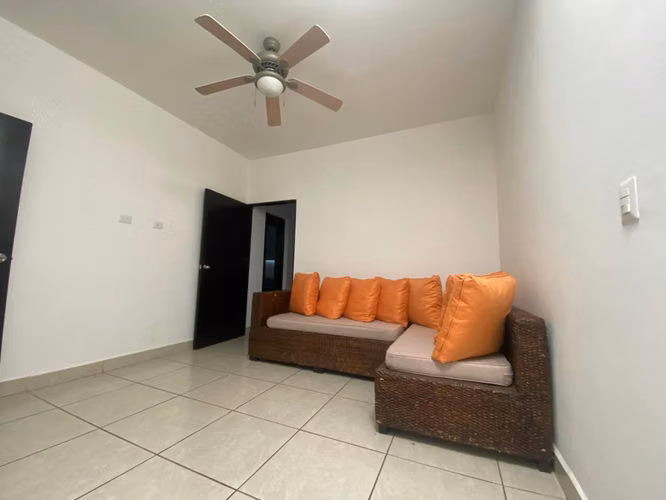 Se Renta preciosa casa en Santo Domingo. Condominio Seguro. Casa Amoblada.
