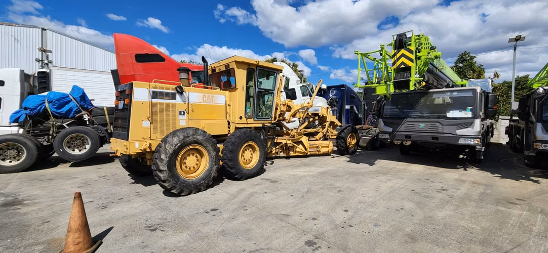 MOTONIVELADORA PATROL CATERPILLAR 12H EN POLIZA, 6 MIL HRS REALES, CON AIRE