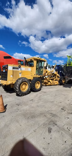 MOTONIVELADORA PATROL CATERPILLAR 12H EN POLIZA, 6 MIL HRS REALES, CON AIRE