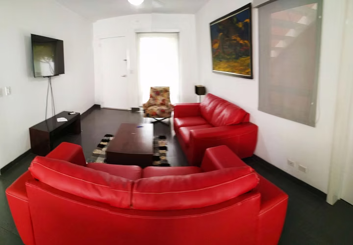 Alquilo moderno apartamento amueblado en Los Robles - Imagen 2