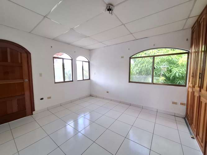 GG -  Venta, amplia casa  en Carretera Sur.  