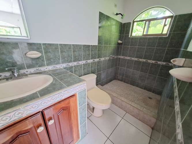 GG -  Venta, amplia casa  en Carretera Sur.  