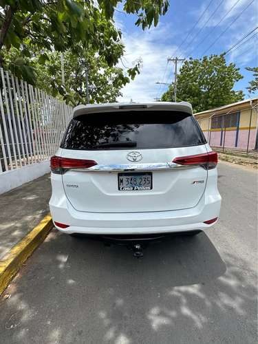 Toyota Fortuner  -  2022 - Imagen 2