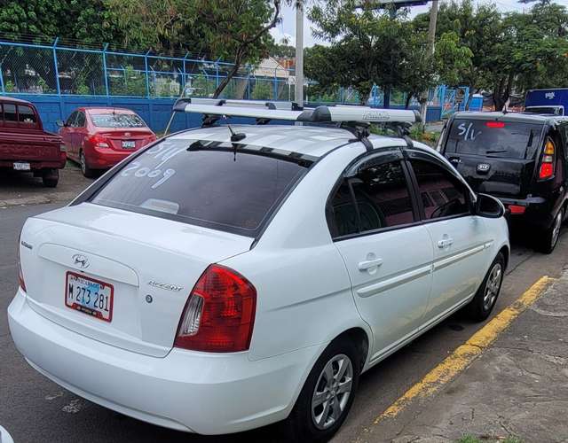 HYUNDAI ACCENT 2009 AUTOMÁTICO!  - Imagen 9