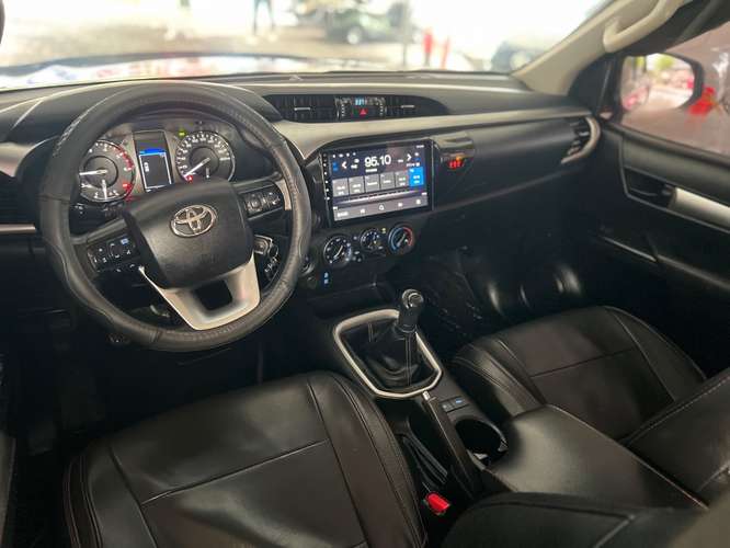 Toyota Hilux SR año 2023 - Imagen 7