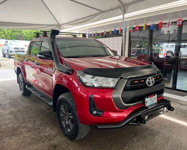Toyota Hilux SR año 2023