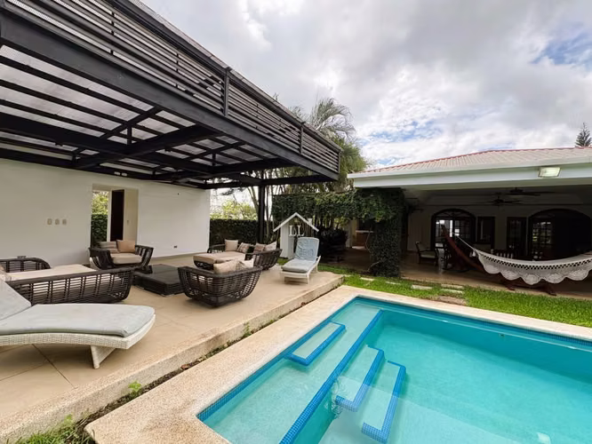 LL - Casa con Piscina en Venta en Estancia de Santo Domingo - Imagen 2