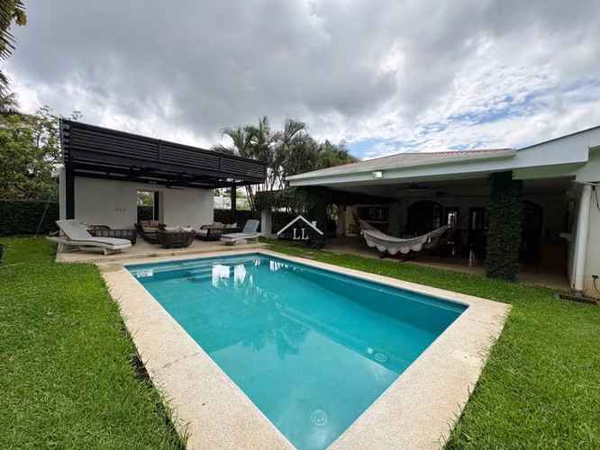 LL - Casa con Piscina en Venta en Estancia de Santo Domingo