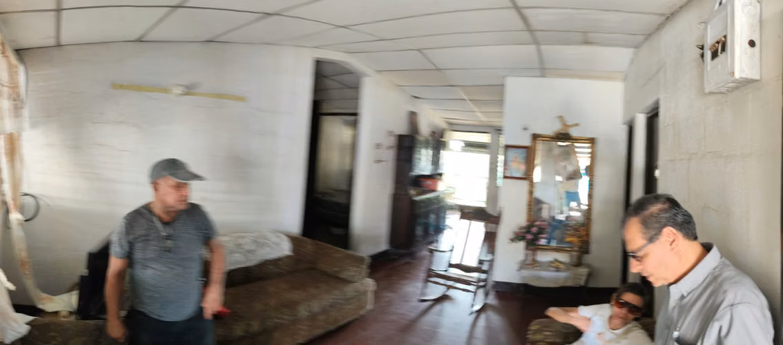 Vendo casa en Colonia 10 de Junio a precio de ganga  - Imagen 2