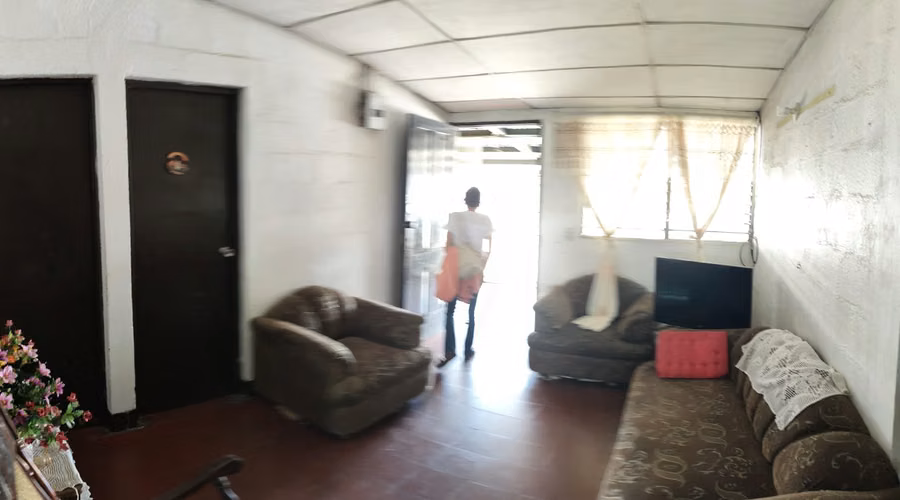 Vendo casa en Colonia 10 de Junio a precio de ganga  - Imagen 7