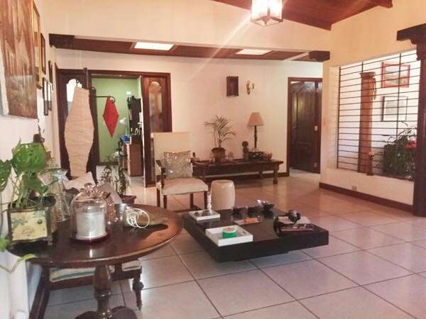 Se vende amplia casa en Santo Domingo - Imagen 2