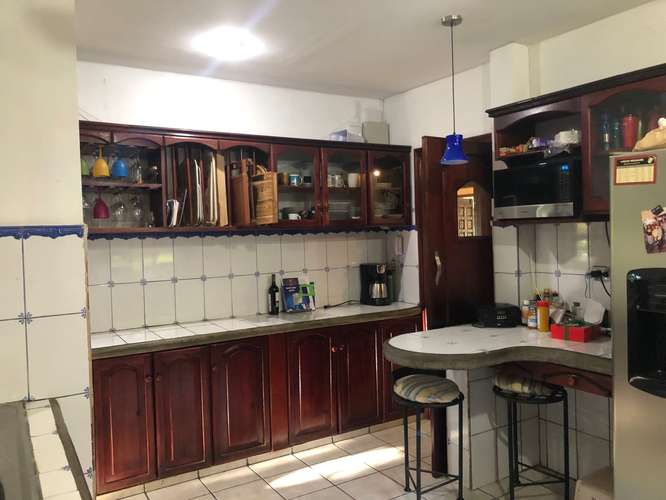 Se vende amplia casa en Santo Domingo - Imagen 5