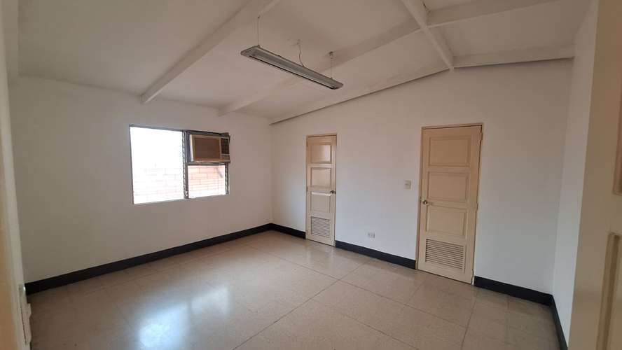 Vendo casa en calle principal de Los Robles  - Imagen 5