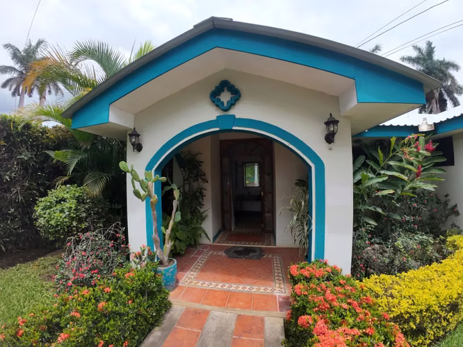 CB - Casa full muebles en excelente estado en Resid. Campo Bello