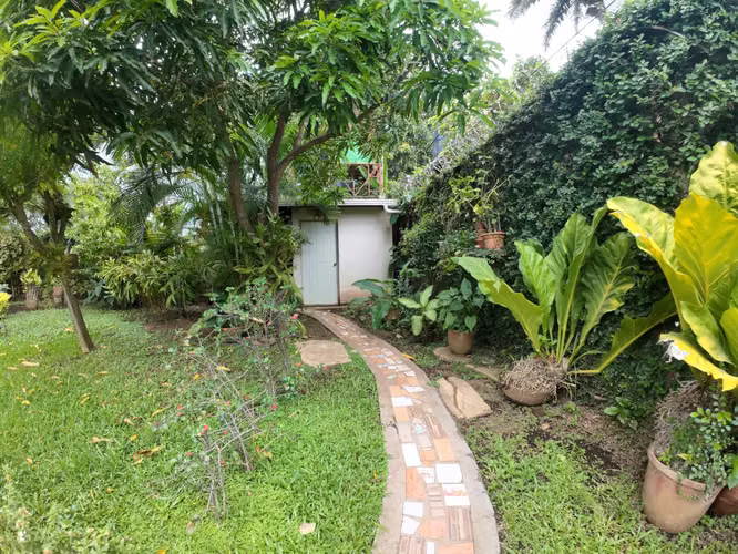 CB - Casa full muebles en excelente estado en Resid. Campo Bello