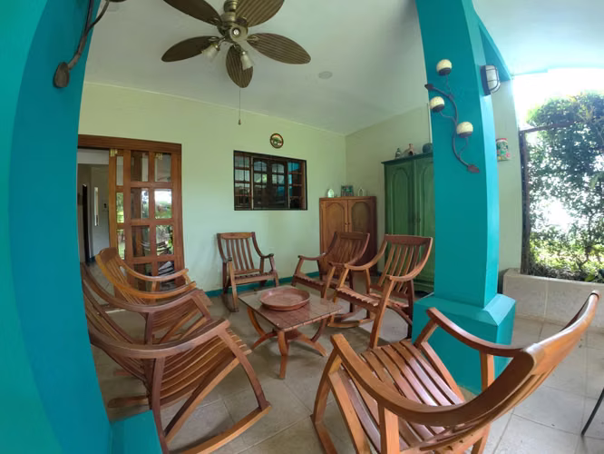 CB - Casa full muebles en excelente estado en Resid. Campo Bello