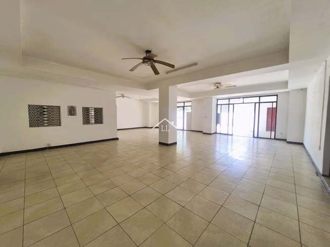 LL - Se Renta Propiedad Comercial en Bolonia - Imagen 2