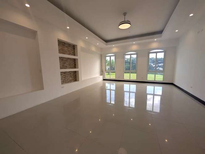 Venta de Casa en Villa Fontana 
