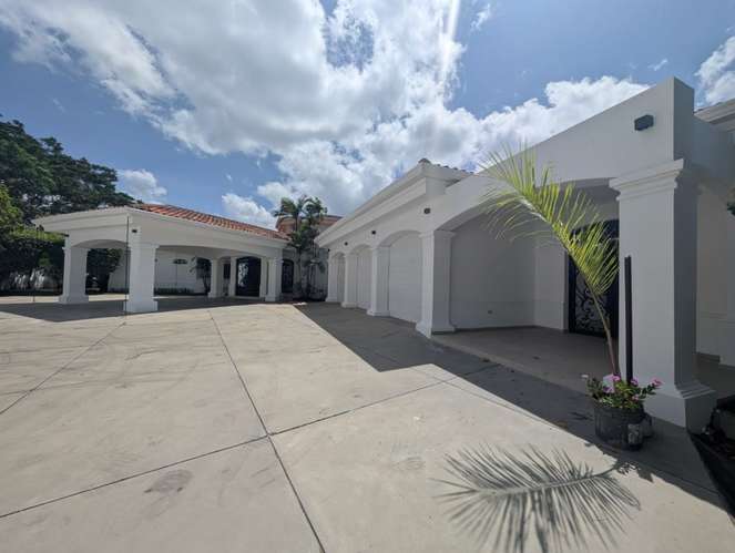 Venta de Casa en Villa Fontana 
