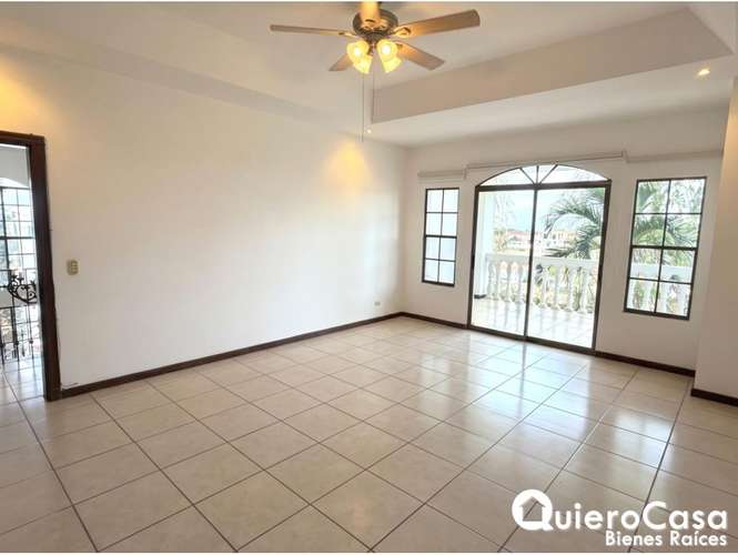 Preciosa residencia en venta en Las Cumbres - Imagen 13