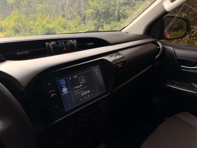 SE VENDE TOYOTA HILUX 2022 SR MECÁNICA 2.4 TURBO DIÉSEL 