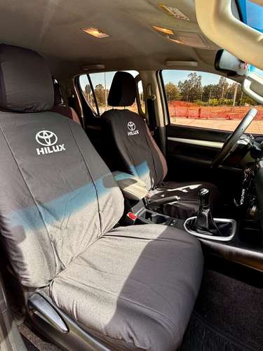 SE VENDE TOYOTA HILUX 2022 SR MECÁNICA 2.4 TURBO DIÉSEL 