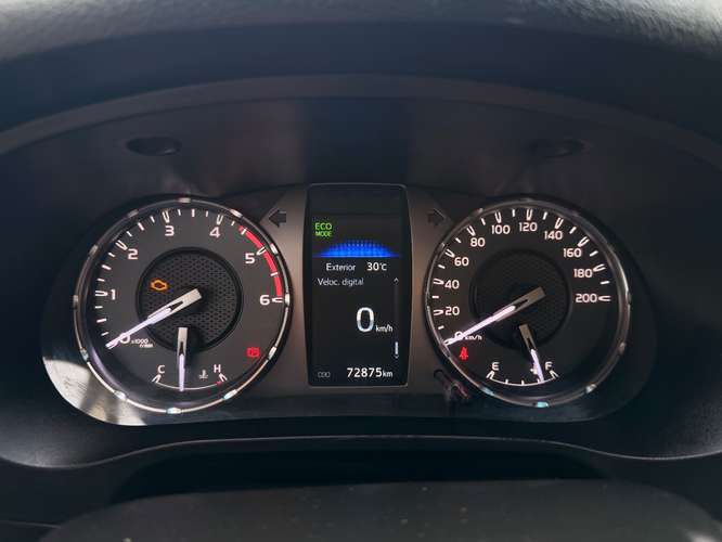 SE VENDE TOYOTA HILUX 2022 SR MECÁNICA 2.4 TURBO DIÉSEL 
