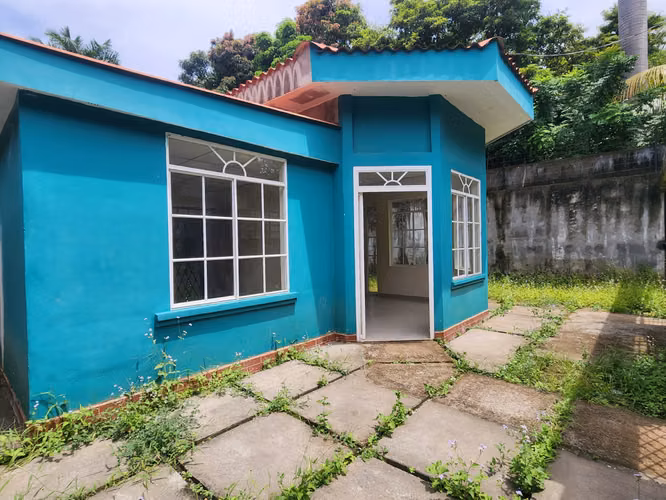 CARRETERA SUR. BONITA CASA OFICINA Y/O VIVIENDA EN ALQUILER
