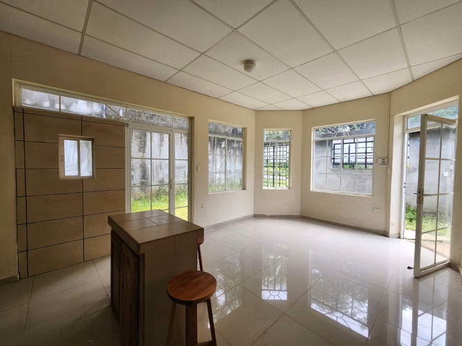 CARRETERA SUR. BONITA CASA OFICINA Y/O VIVIENDA EN ALQUILER - Imagen 7