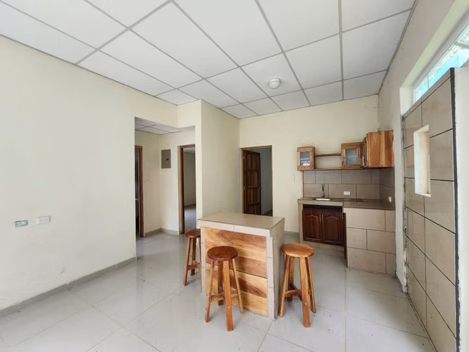 CARRETERA SUR. BONITA CASA OFICINA Y/O VIVIENDA EN ALQUILER - Imagen 9