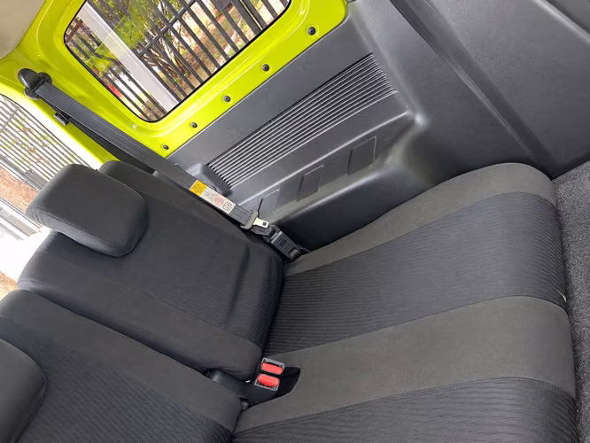 Suzuki Jimny 2023 | Automático 4x4 | Único dueño - Imagen 4