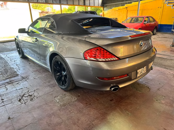 Lindo carro BMW 650 I mecánica motor v8 precio nego un poco por los detalles que tiene de ahí anda todo al cien  - Imagen 3