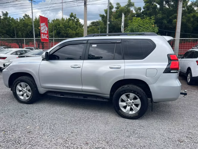TOYOTA PRADO TXL AUTOMÁTICA AÑO 2024 - Imagen 4