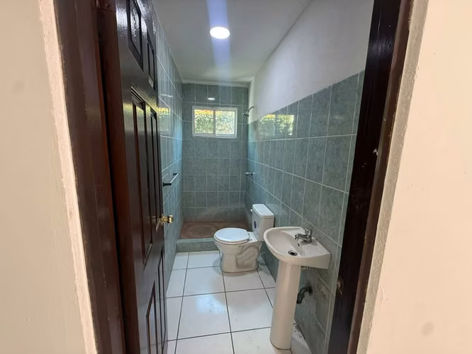  CASA EN RENTA CARRETERA A MASAYA - Residencial Las Palmeras US$600/MES - Imagen 5