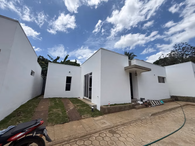 Se venden 4 casas en las sierritas santo Domingo totalmente nuevas  - Imagen 10