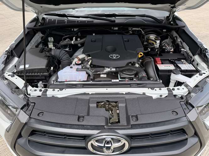 TOYOTA HILUX AUTOMÁTICA 