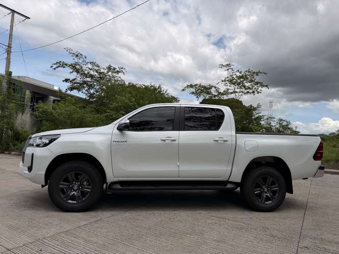 TOYOTA HILUX AUTOMÁTICA 