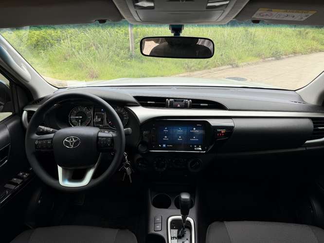 TOYOTA HILUX AUTOMÁTICA 