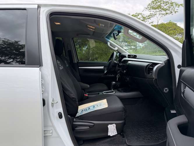 TOYOTA HILUX AUTOMÁTICA 