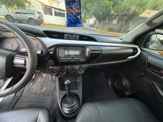 Toyota Hilux Una Cabina 2019 4x4 - Imagen 2