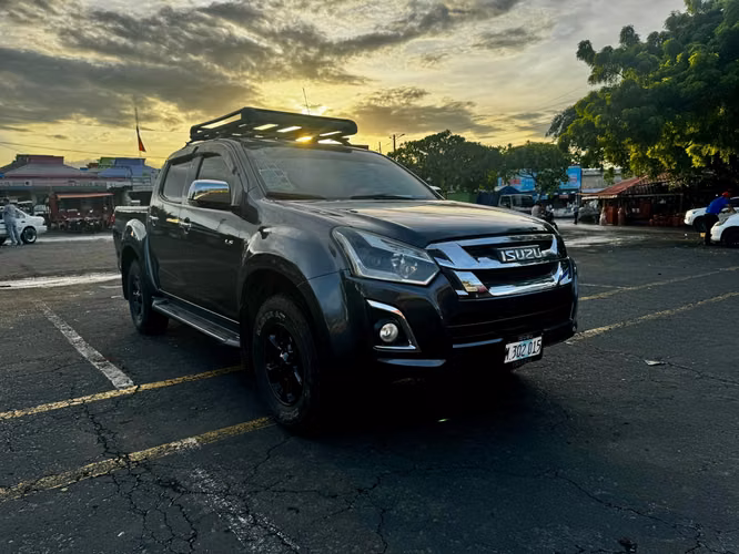 Isuzu dmax 2.5 automático 