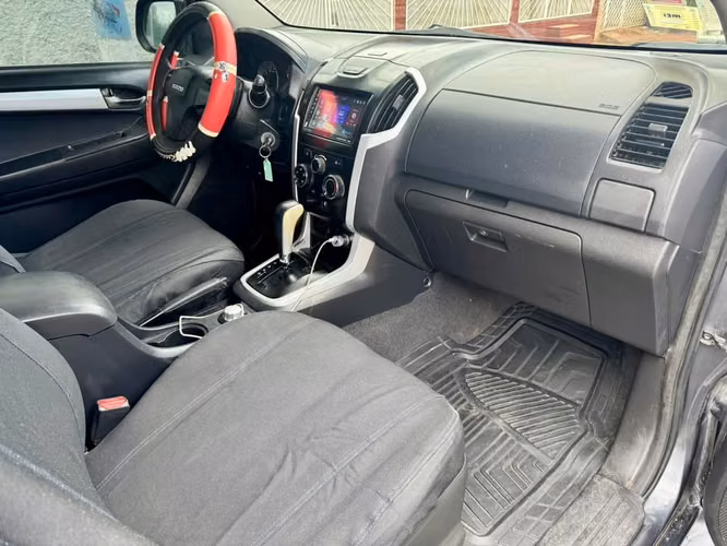 Isuzu dmax 2.5 automático 