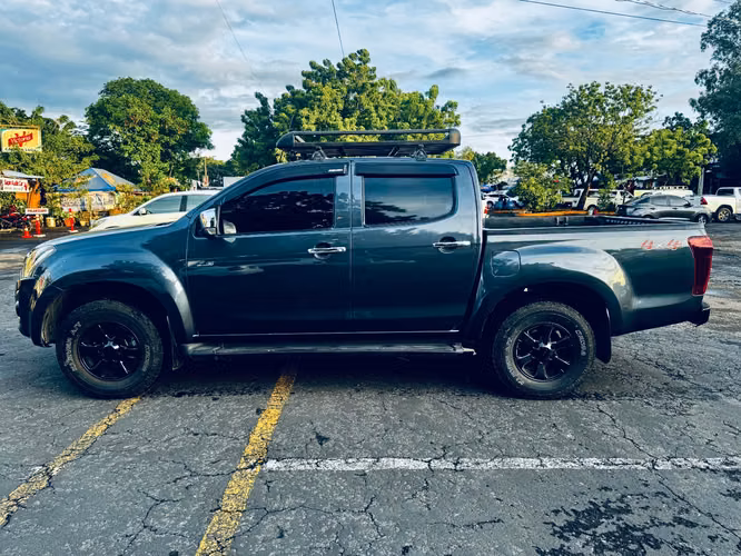 Isuzu dmax 2.5 automático 