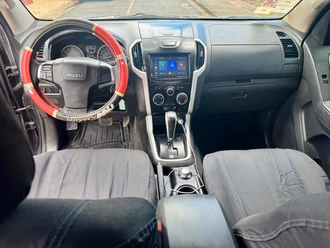 Isuzu dmax 2.5 automático 