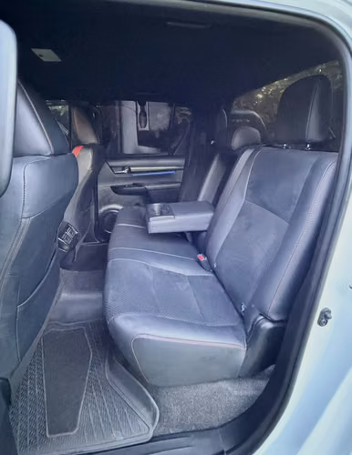 TOYOTA HILUX GR 2025 AUT - Imagen 8