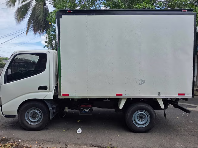 Toyota Dyna 2022