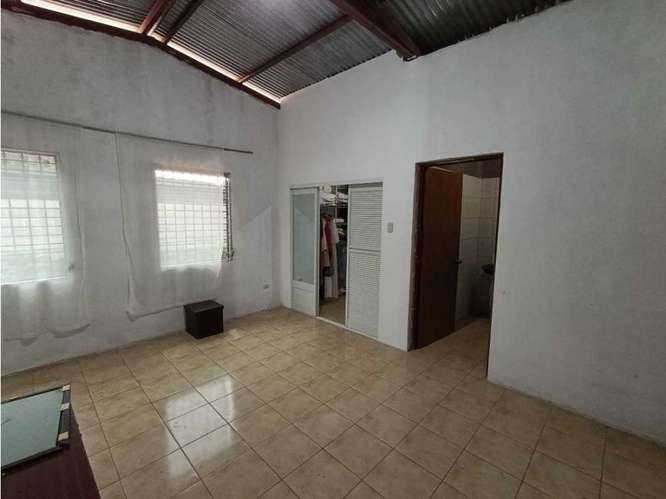 En renta casa fuera de residencial en la Carretera Vieja a León - LP - Imagen 11