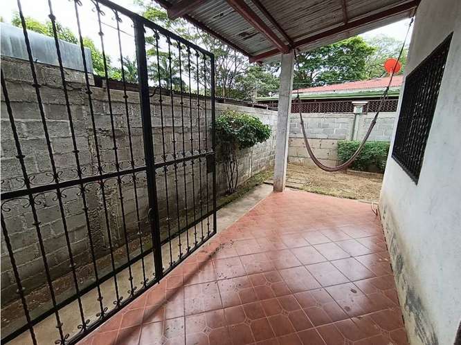 En renta casa fuera de residencial en la Carretera Vieja a León - LP - Imagen 7